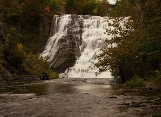 new-york/ithaca/collegetown/landmark/ithaca-falls-natural-area