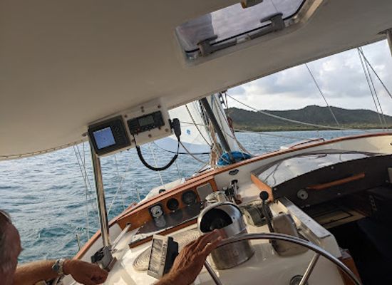 antigua-and-barbuda/saint-mary/landmark/cruise-and-chill