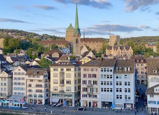 switzerland/zurich/landmark/hedwig-fountain