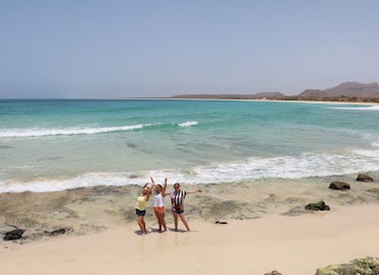 cabo-verde/praia-de-cruz/landmark/praia-de-santa-monica