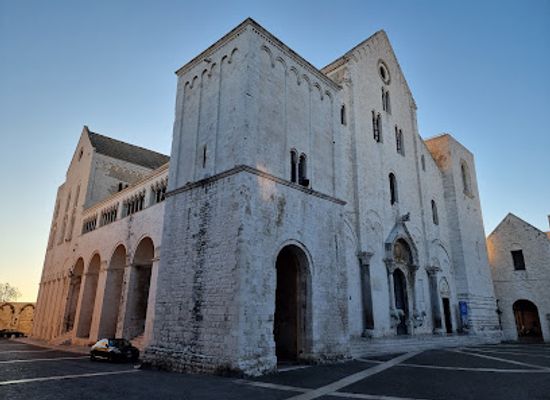 italy/bari/bari-vecchia/landmark/basilica-san-nicola