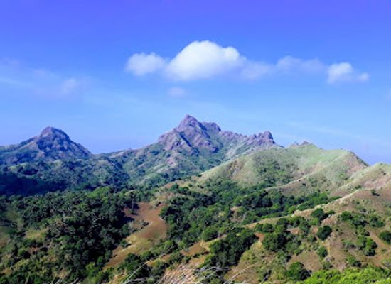 philippines/calabarzon/landmark/mount-batulao-peak
