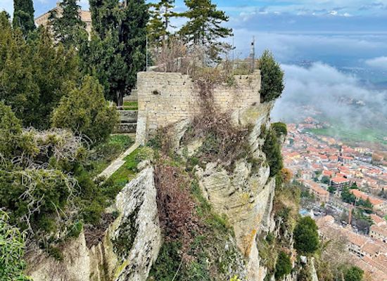 san-marino/monte-giardino/landmark/gate-of-saint-francis
