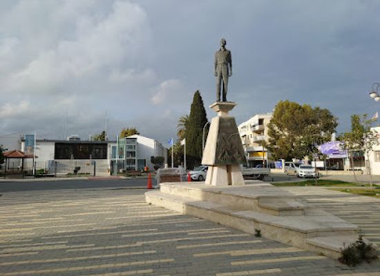 cyprus/larnaca-district/landmark/archaeological-museum-of-larnaka-district