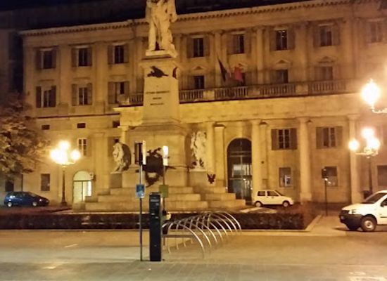 italy/bergamo/landmark/monumento-a-vittorio-emanuele-ii
