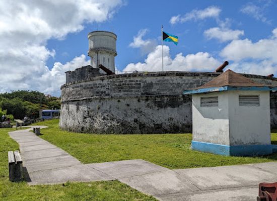 the-bahamas/nassau/landmark/queen-s-staircase
