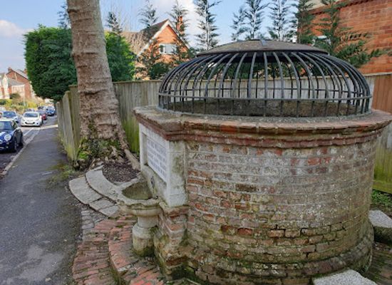united-kingdom/berkshire/landmark/holy-well-of-st-anne