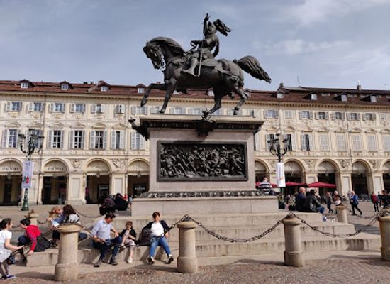 italy/turin/landmark/monument-to-emmanuel-philibert