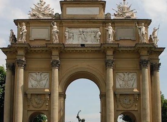 italy/chianti/landmark/p-za-della-liberta