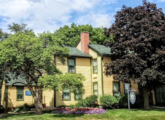 iowa/little-switzerland/landmark/scholte-house-museum-gardens