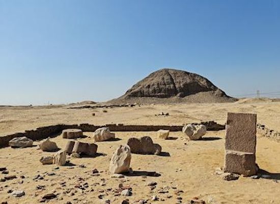 egypt/faiyum-oasis/landmark/pyramid-of-amenemhat-iii-at-hawara