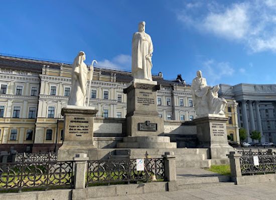 ukraine/kyiv/shevchenkivskyi-district/landmark/princess-olga-monument