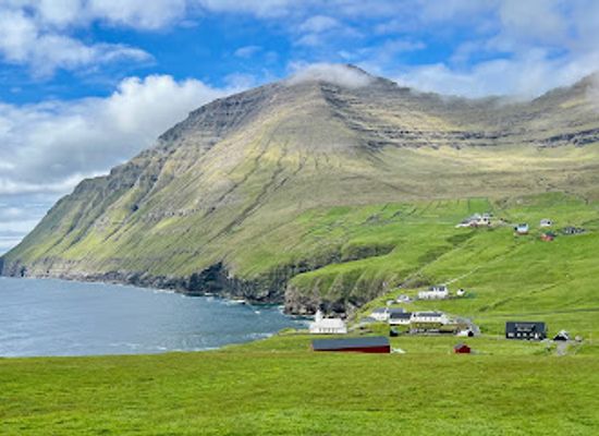 faroe-islands/runavik/landmark/villingardalsfjall-enniberg-hike-startingpoint