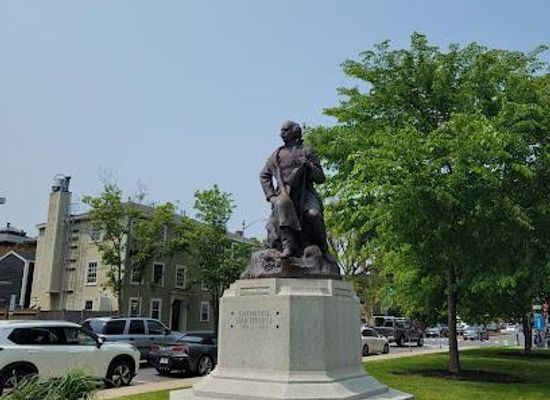 massachusetts/gloucester/landmark/nathaniel-hawthorne-statue