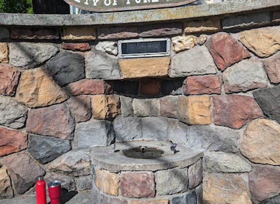 california/shasta-cascade/landmark/mt-shasta-memorial-fountain