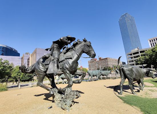 texas/dallas/uptown-dallas/landmark/pioneer-plaza