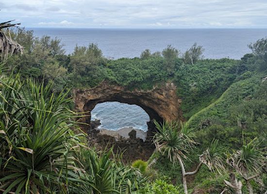 tonga/eua-island/landmark/li-anga-huo-a-maui-natural-archway