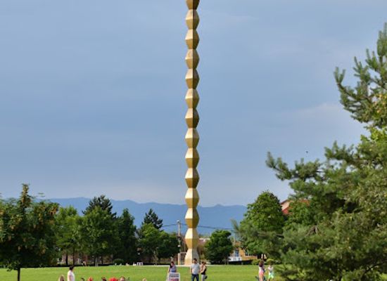romania/gorj/landmark/park-of-the-infinite-column