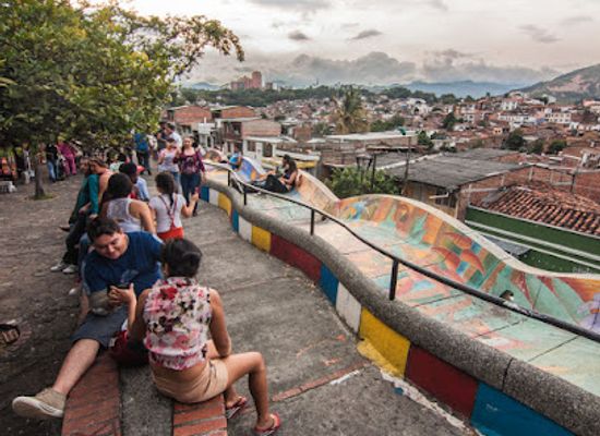 colombia/andean-region/landmark/parque-artesanal-loma-de-la-cruz