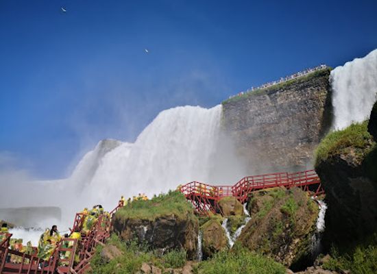 canada/atlantic-canada/landmark/journey-behind-the-falls
