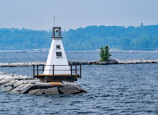 vermont/chittenden-county/landmark/burlington-breakwater-south-lighthouse