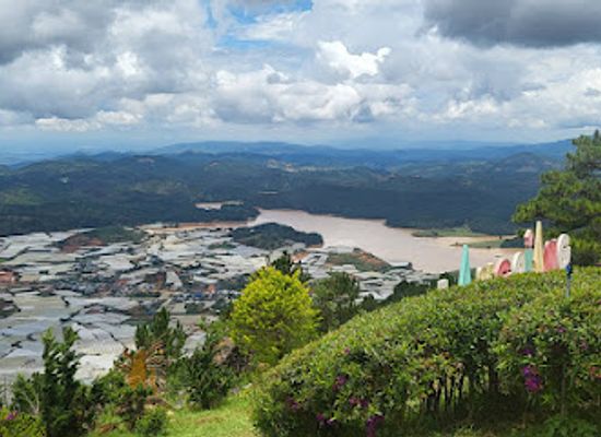 vietnam/dalat/langbiang-mountain/landmark/langbiang-view-point