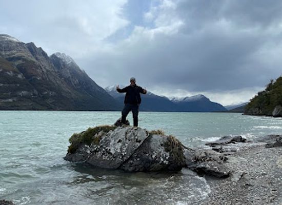 argentina/ushuaia/landmark/hito-xxiv