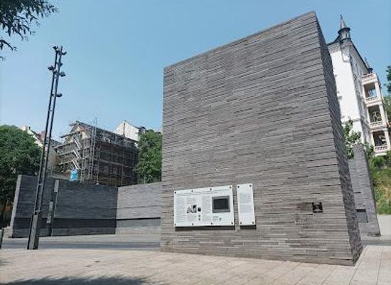 germany/frankfurt/landmark/holocaust-memorial-shadow-of-former-synagogue