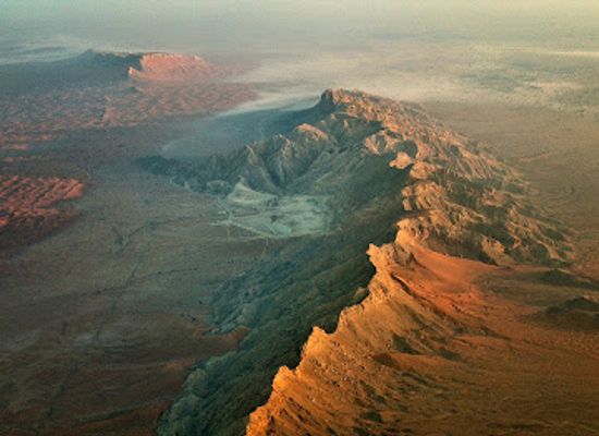 united-arab-emirates/al-hajar-al-gharbi-mountains/landmark/jebel-faya