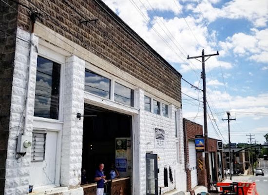 north-carolina/hendersonville/landmark/oklawaha-brewing-company