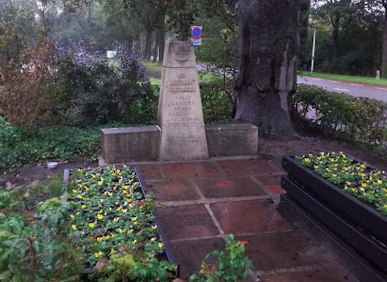 netherlands/overijssel/landmark/oorlogsmonument-haersterveerweg-zwolle