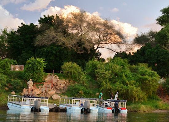 zambia/chirundu-valley/landmark/jecha-point-fishing-lodge