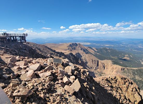colorado/colorado-springs/landmark/pikes-peak-by-rail
