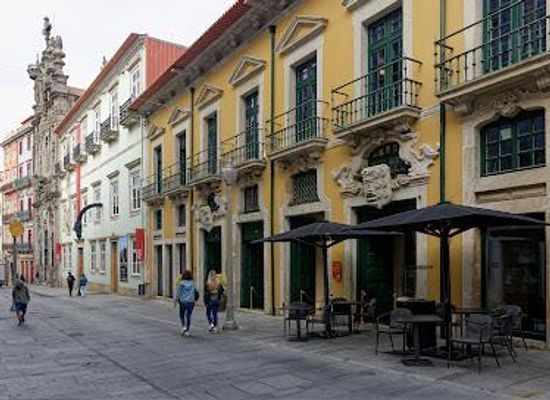 portugal/minho/landmark/r-das-flores