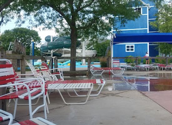 illinois/fox-valley/landmark/splash-country-water-park-aurora