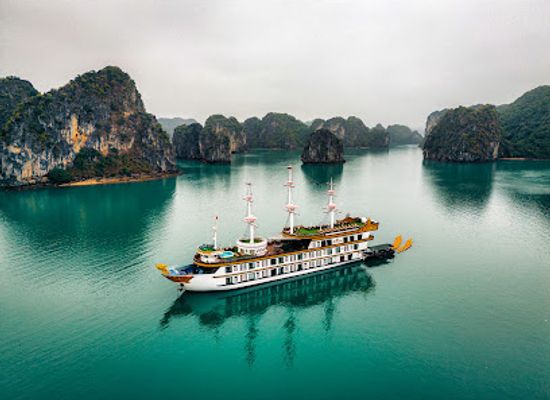 vietnam/ha-long-bay/landmark/indochina-junk-halong-bay-cruise