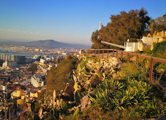 gibraltar/st-michael-s-cave/landmark/devil-s-gap-battery