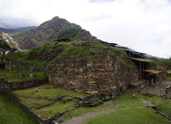 peru/andean-highlands/landmark/old-world-order-megalithic-chavin-de-huantar-peru