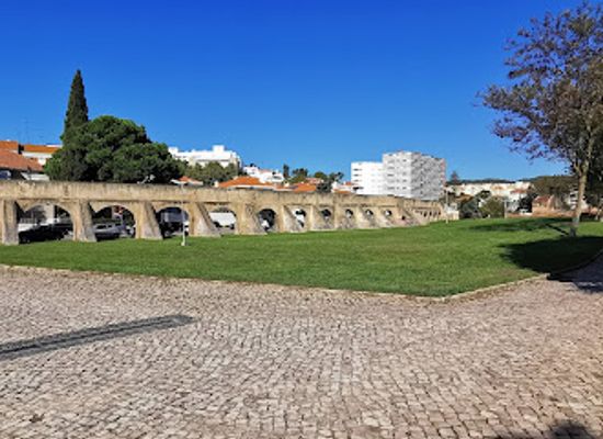 portugal/setubal/landmark/aqueduto-de-setubal