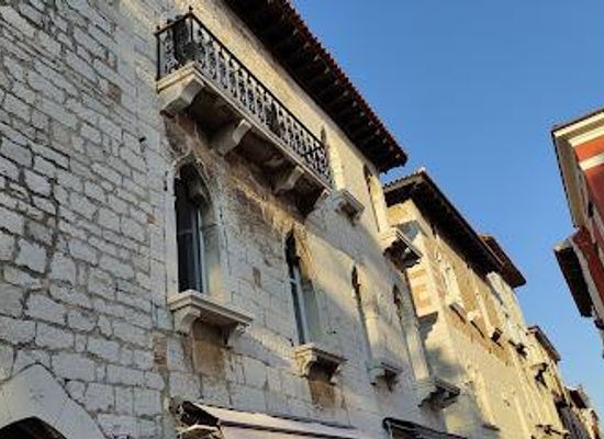 slovenia/piran/landmark/palaca-zuccato