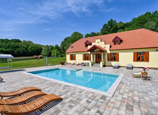 croatia/zagorje/landmark/historic-county-house-zagorje