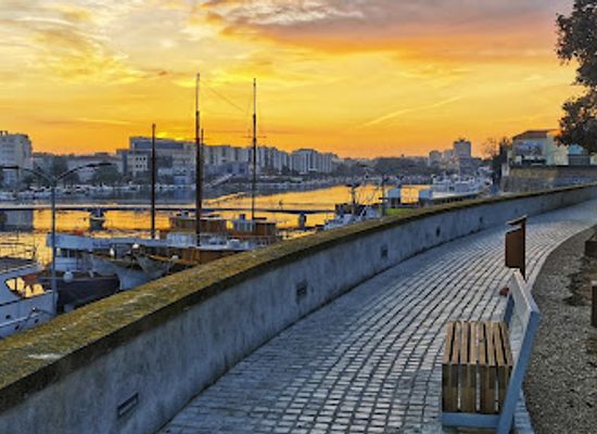 croatia/zadar/landmark/city-walls-promenade-zadar-setaliste-na-muraju