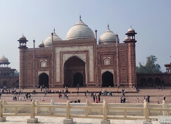india/agra/landmark/the-shish-mahal-the-glass-palace