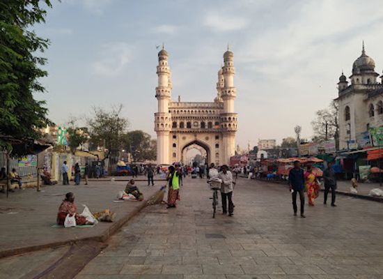 india/telangana/landmark/love-hyderabad-sculpture