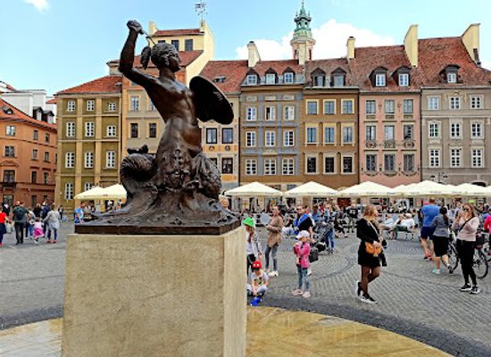 poland/warsaw/old-town/landmark/old-water-pump