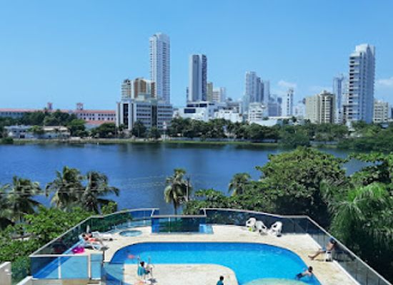 colombia/cartagena/landmark/mirador-del-laguito-edificio-de-apartamento-amoblado