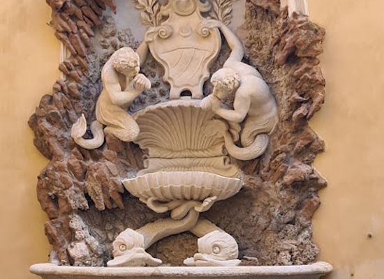 italy/rome/trevi/landmark/fountain-of-palazzo-antamoro