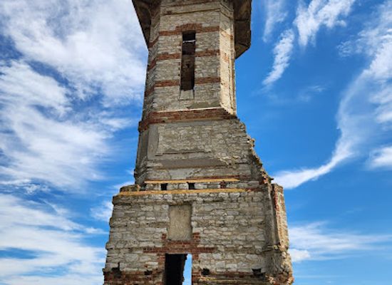 moldova/lapusna-county/landmark/conacul-lui-uvaliu