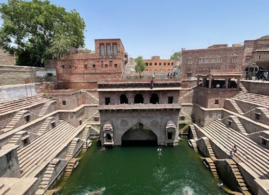 india/jodhpur/landmark/toorji-ka-jhalra-bavdi