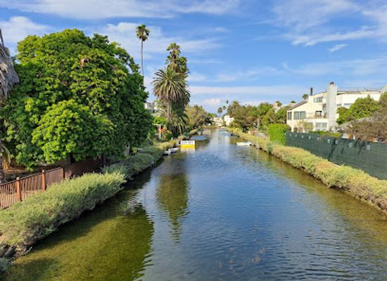 california/los-angeles/venice-beach/landmark/venice-canals